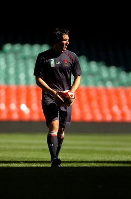 25.08.07 - Wales Rugby Training - James Hook in action during training 