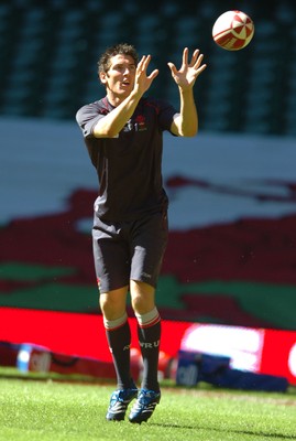 25.08.07 - Wales Rugby Training - James Hook in action during training 