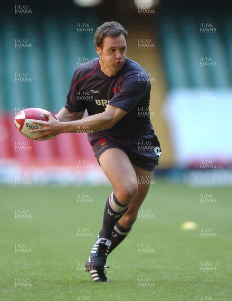 25.08.07 - Wales Rugby Training - Mark Jones in action during training 