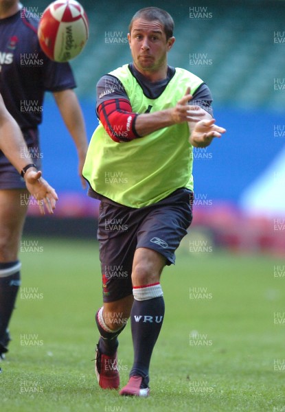 25.08.07 - Wales Rugby Training - Shane Williams in action during training 