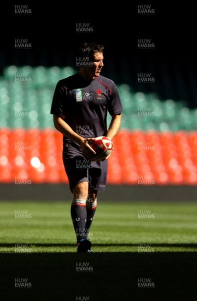 25.08.07 - Wales Rugby Training - James Hook in action during training 
