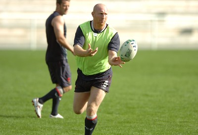 25.09.07 - Wales Rugby World Cup Training - Tom Shanklin in action during training 