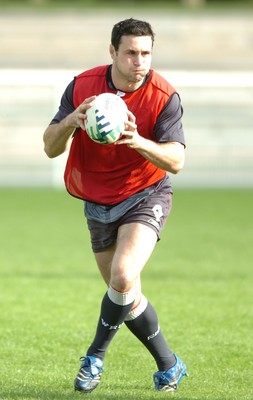 25.09.07 - Wales Rugby World Cup Training - Stephen Jones in action during training 