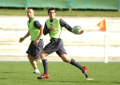 25.09.07 - Wales Rugby World Cup Training - James Hook in action during training 