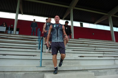 25.09.07 - Wales Rugby World Cup Training - Gareth Thomas arrives for training 