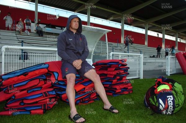 25.09.07 - Wales Rugby World Cup Training - Shane Williams sits out of training 