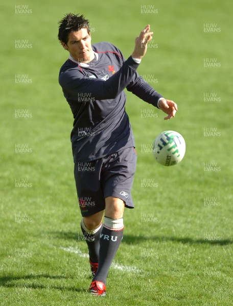 25.09.07 - Wales Rugby World Cup Training - James Hook in action during training 