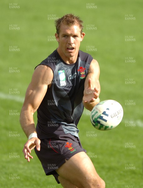 25.09.07 - Wales Rugby World Cup Training - Dafydd James in action during training 