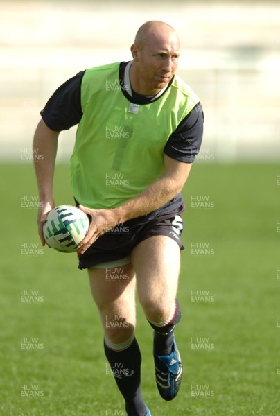 25.09.07 - Wales Rugby World Cup Training - Tom Shanklin in action during training 