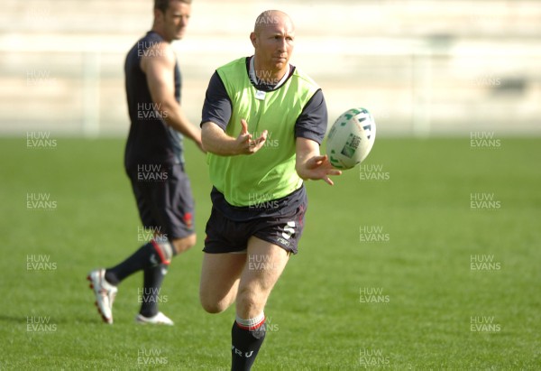 25.09.07 - Wales Rugby World Cup Training - Tom Shanklin in action during training 