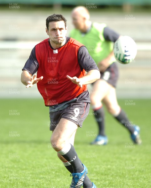 25.09.07 - Wales Rugby World Cup Training - Stephen Jones in action during training 