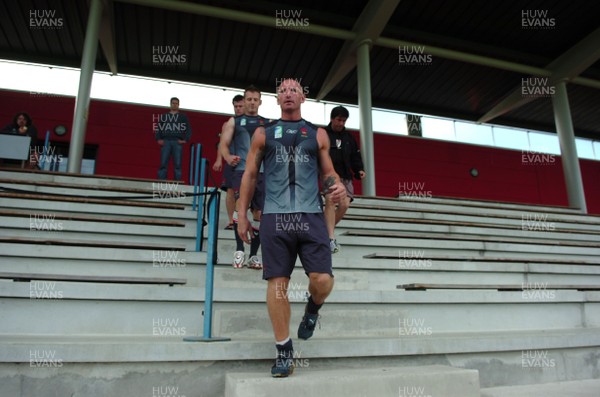 25.09.07 - Wales Rugby World Cup Training - Gareth Thomas arrives for training 