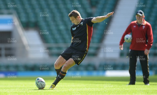 250915 - Wales Rugby World Cup Training -Dan Biggar and Neil Jenkins (background) during training