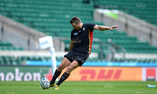 250915 - Wales Rugby World Cup Training -Dan Biggar during training