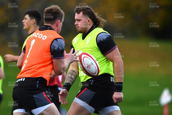 251022 - Wales Rugby Training - Sam Wainwright during training