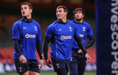 25.11.10 - Wales Rugby Training - Lee Byrne, Tom James and Mike Phillips during training. 