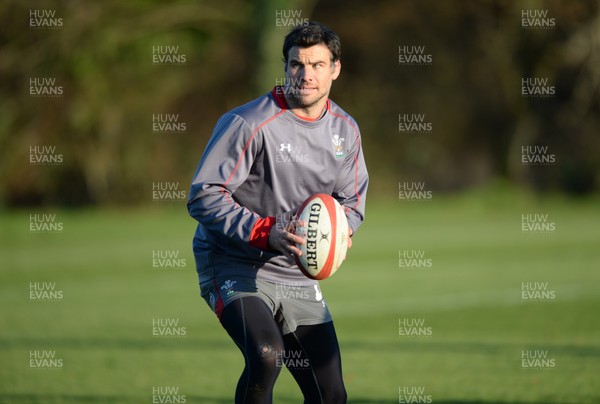 251113 - Wales Rugby Training -Mike Phillips during training