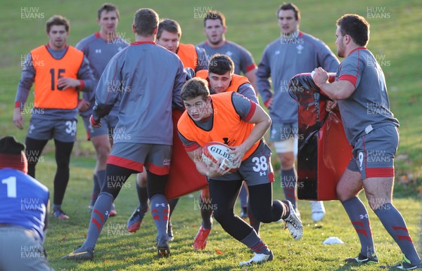 251113 - Wales Rugby Training -Hallam Amos during training