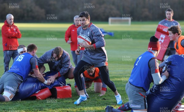 251113 - Wales Rugby Training -Mike Phillips during training