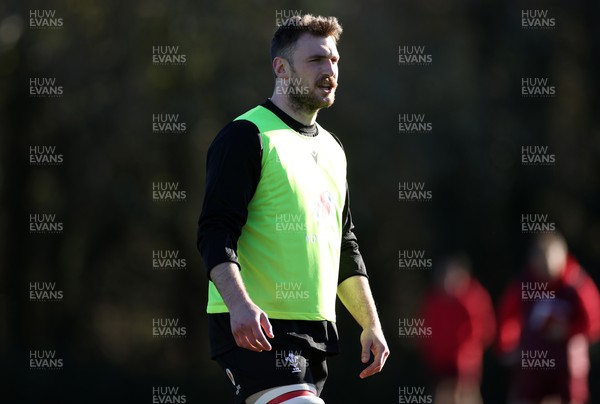 251125 - Wales Rugby Training with the Scarlets as they prepare for their game against South Africa - James Ratti during training