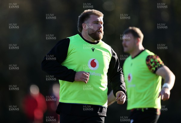 251125 - Wales Rugby Training with the Scarlets as they prepare for their game against South Africa - Garyn Phillips during training