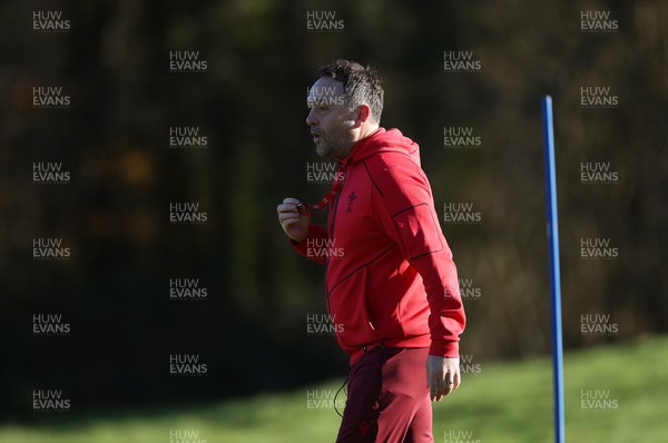 251125 - Wales Rugby Training with the Scarlets as they prepare for their game against South Africa - Matt Sherratt, Attack Coach during training