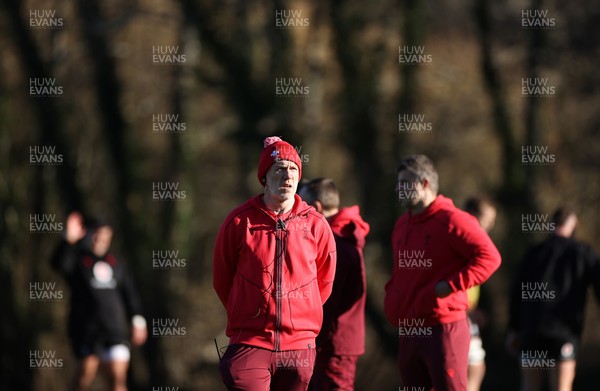 251125 - Wales Rugby Training with the Scarlets as they prepare for their game against South Africa - Steve Tandy, Head Coach during training