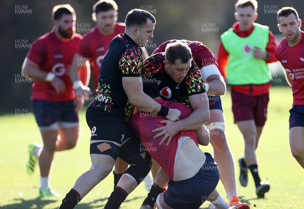 251125 - Wales Rugby Training with the Scarlets as they prepare for their game against South Africa - 