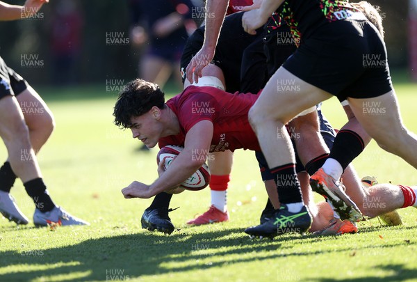251125 - Wales Rugby Training with the Scarlets as they prepare for their game against South Africa - 