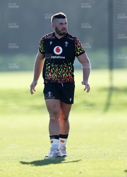 251125 - Wales Rugby Training with the Scarlets as they prepare for their game against South Africa - Gareth Thomas during training