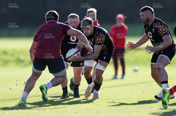 251125 - Wales Rugby Training with the Scarlets as they prepare for their game against South Africa - Taine Plumtree during training
