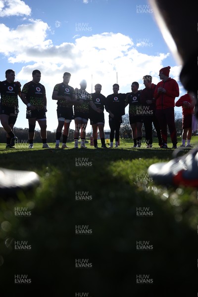 251125 - Wales Rugby Training with the Scarlets as they prepare for their game against South Africa - Wales team huddle