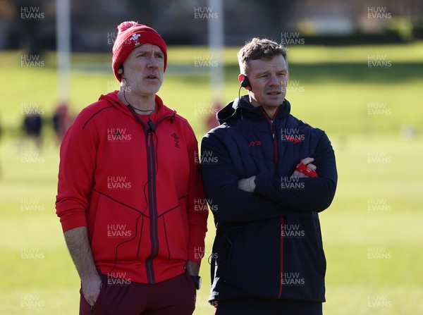 251125 - Wales Rugby Training with the Scarlets as they prepare for their game against South Africa - Steve Tandy, Head Coach and Scarlets Head Coach Dwayne Peel