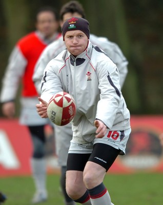 260107 - Wales Rugby Training - Martyn Williams offloads during training 