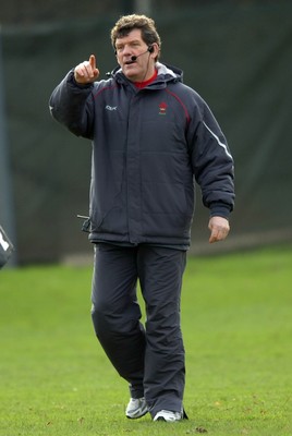 260107 - Wales Rugby Training - Wales Coach, Gareth Jenkins makes a point during training 