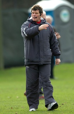260107 - Wales Rugby Training - Wales Coach, Gareth Jenkins makes a point during training 