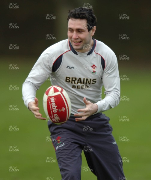 260107 - Wales Rugby Training - Stephen Jones offloads during training 