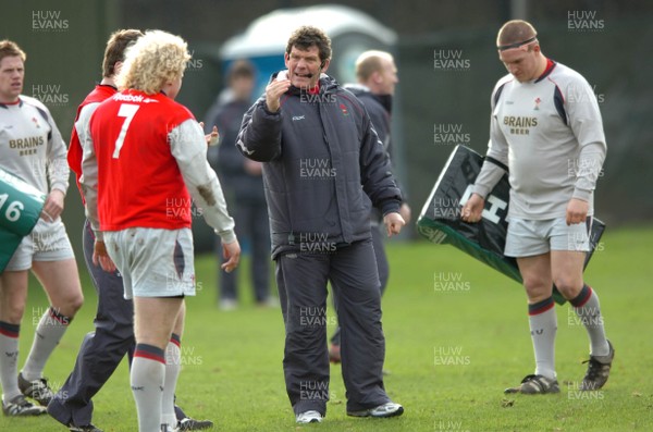 260107 - Wales Rugby Training - Wales Coach, Gareth Jenkins makes a point during training 