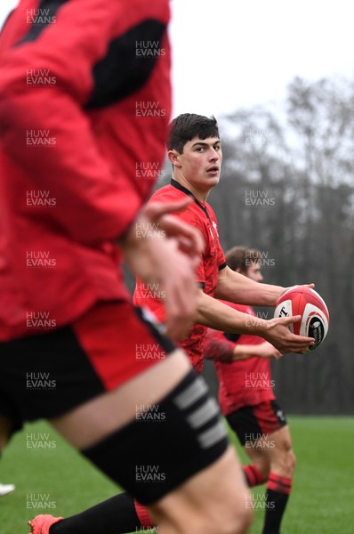 270121 - Wales Rugby Training - Louis Rees-Zammit during training
