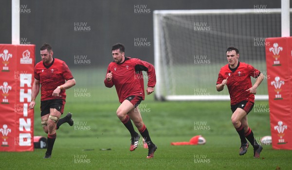 270121 - Wales Rugby Training - Dan Lydiate, Justin Tipuric and Jarrod Evans during training