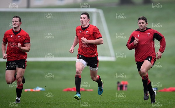 270121 - Wales Rugby Training - Hallam Amos, Josh Adams and Leigh Halfpenny during training