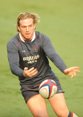 26.02.08 - Wales Rugby Training - Alix Popham during training 
