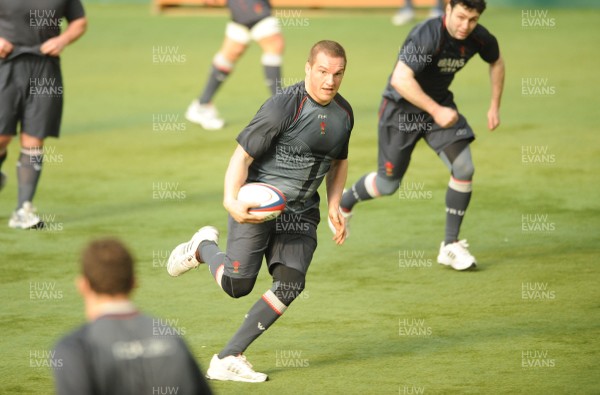 26.02.08 - Wales Rugby Training - Gethin Jenkins during training 