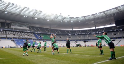 26.02.09 - Wales Rugby Training - The Welsh team train at the Stade de France. 