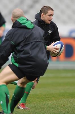 26.02.09 - Wales Rugby Training - Shane Williams in action during training. 