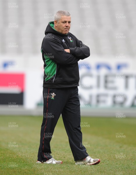 26.02.09 - Wales Rugby Training - Wales head coach, Warren Gatland looks on during training. 