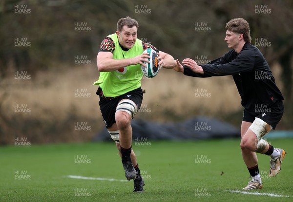 260226 - Wales Rugby Training - Ben Carter during training