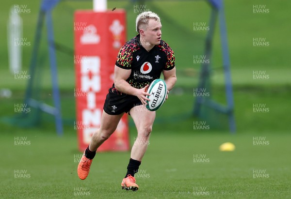 260226 - Wales Rugby Training - Blair Murray during training