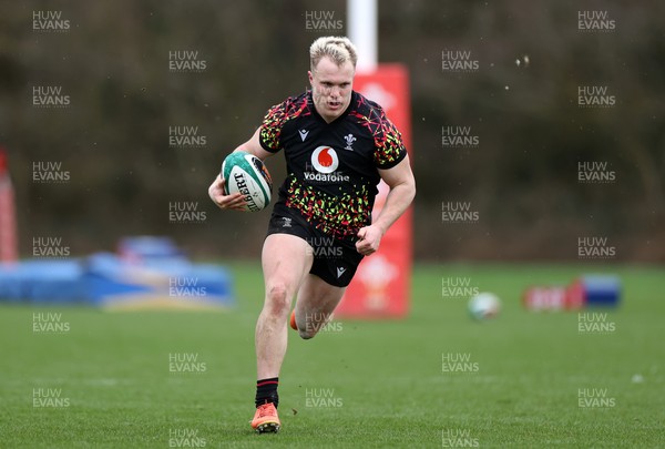 260226 - Wales Rugby Training - Blair Murray during training
