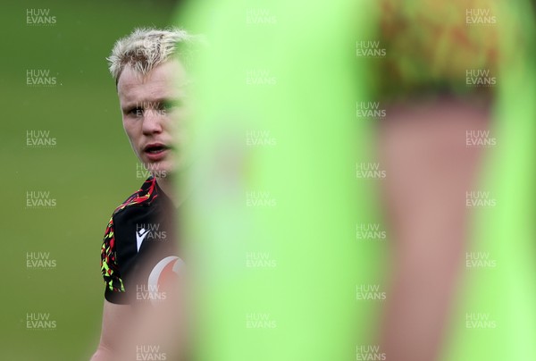 260226 - Wales Rugby Training - Blair Murray during training